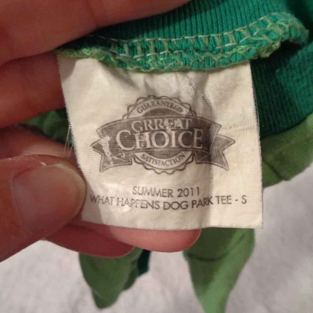 GRREAT CHOICE Dog Shirt Size Small What Happens At The Dog Park
